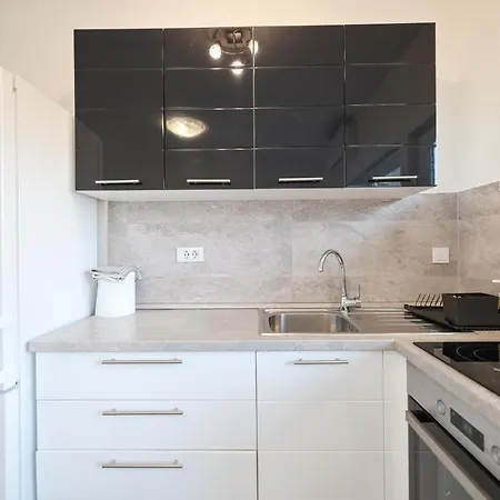 Sunset Boutiqe Old Town Apartment *