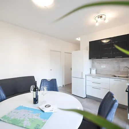 Sunset Boutiqe Old Town Apartment *